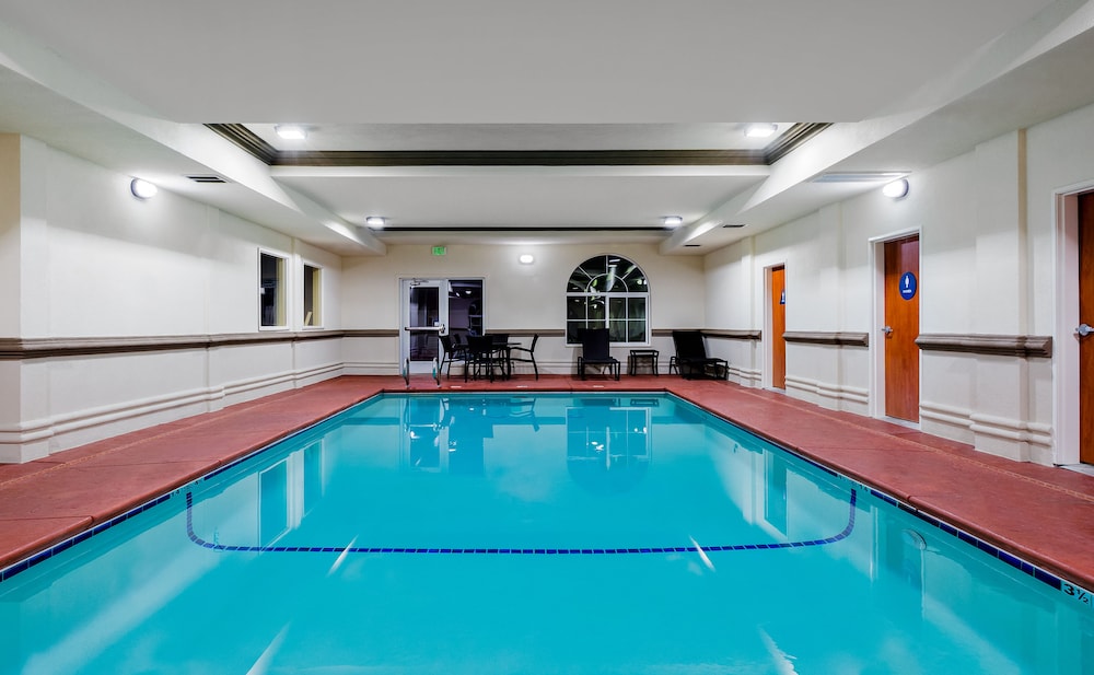 Holiday Inn Express Hotel & Suites Oroville Lake by IHG - photo 16
