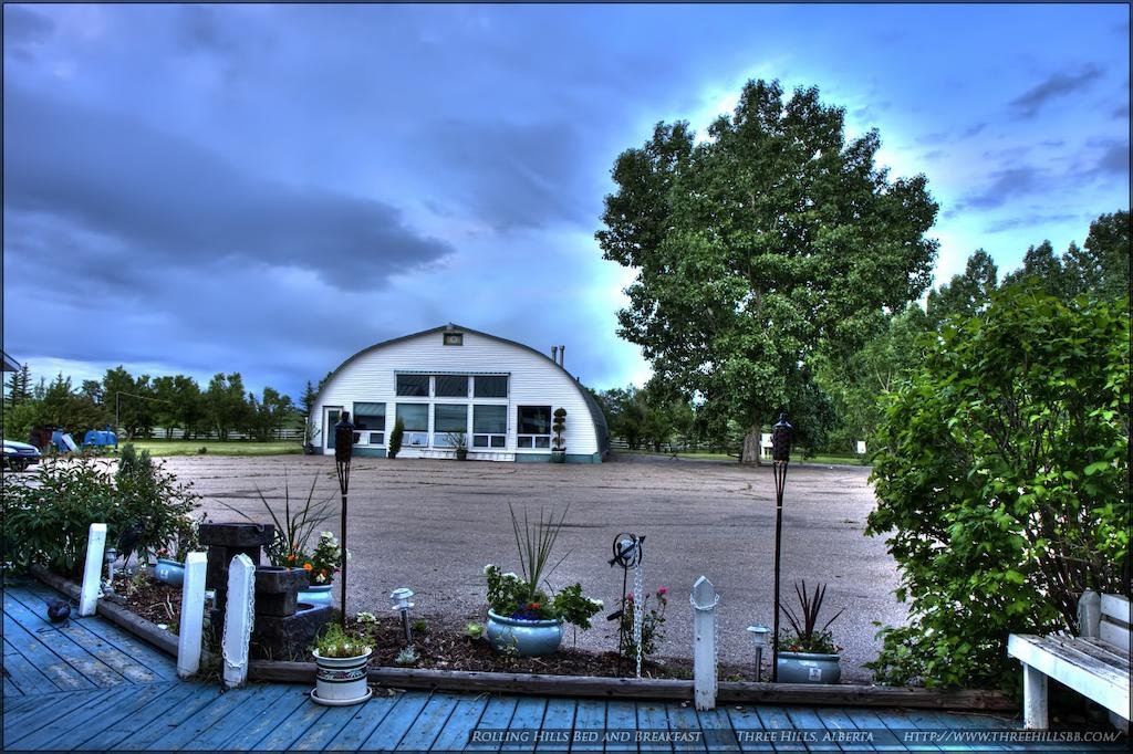 Rolling Hills Country Resort Bed and Breakfast — hotel in Three Hills