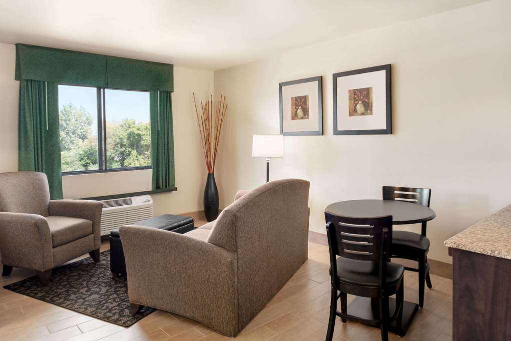Baymont by Wyndham Glenwood - photo 15