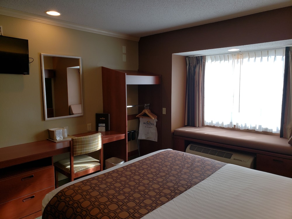 Microtel Inn & Suites by Wyndham Dover - photo 19