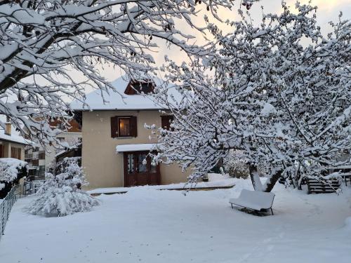 Les Bouvreuils — hotel in Mont-De-Lans