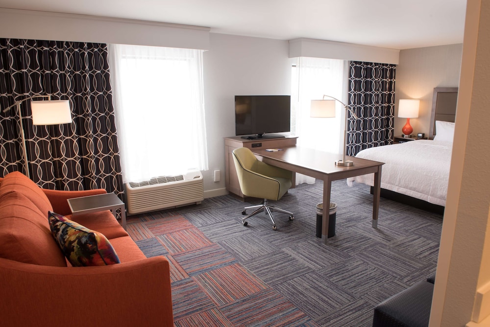 Hampton Inn & Suites Bay City - photo 11
