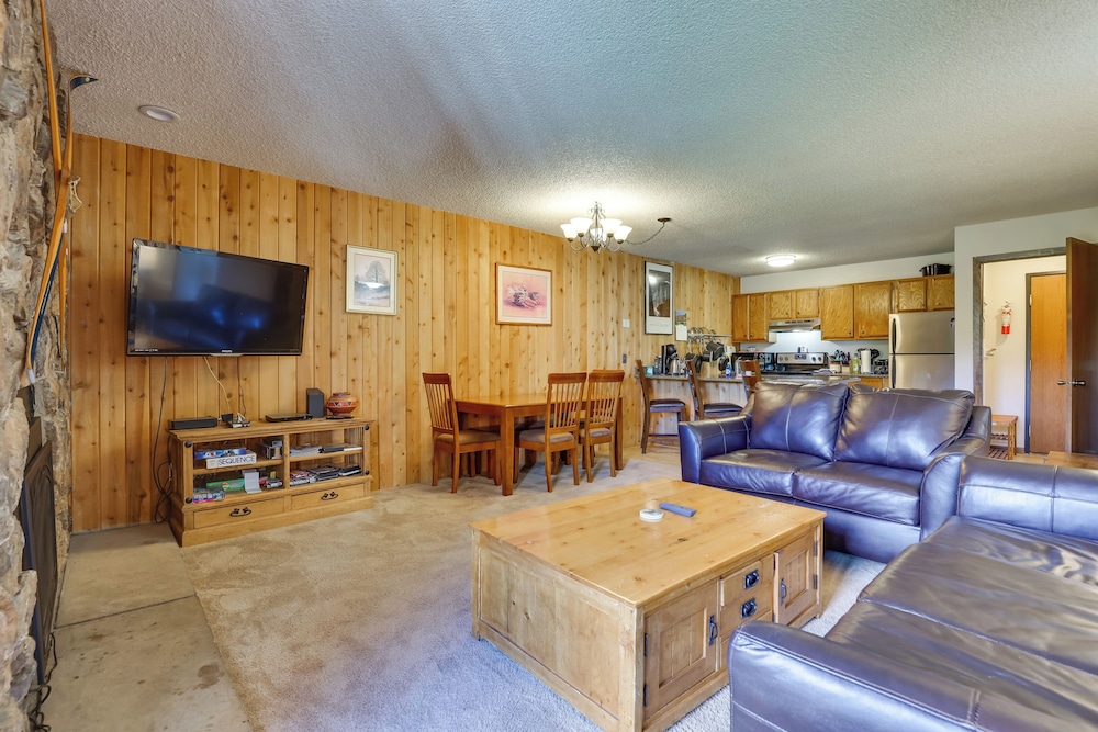 Mtn Condo w Ski Locker & Pools 3 Mi to Resort - photo 12