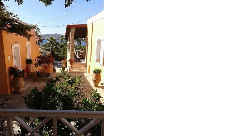 Kokkina Beach in Ano Syros, Greece