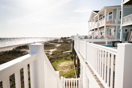 Carolina Dreamin' by Oak Island Accommodations - photo 10