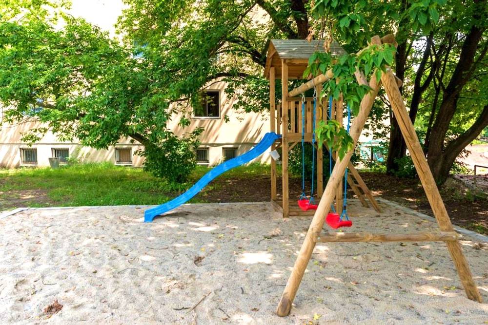 Children's play area - outdoor