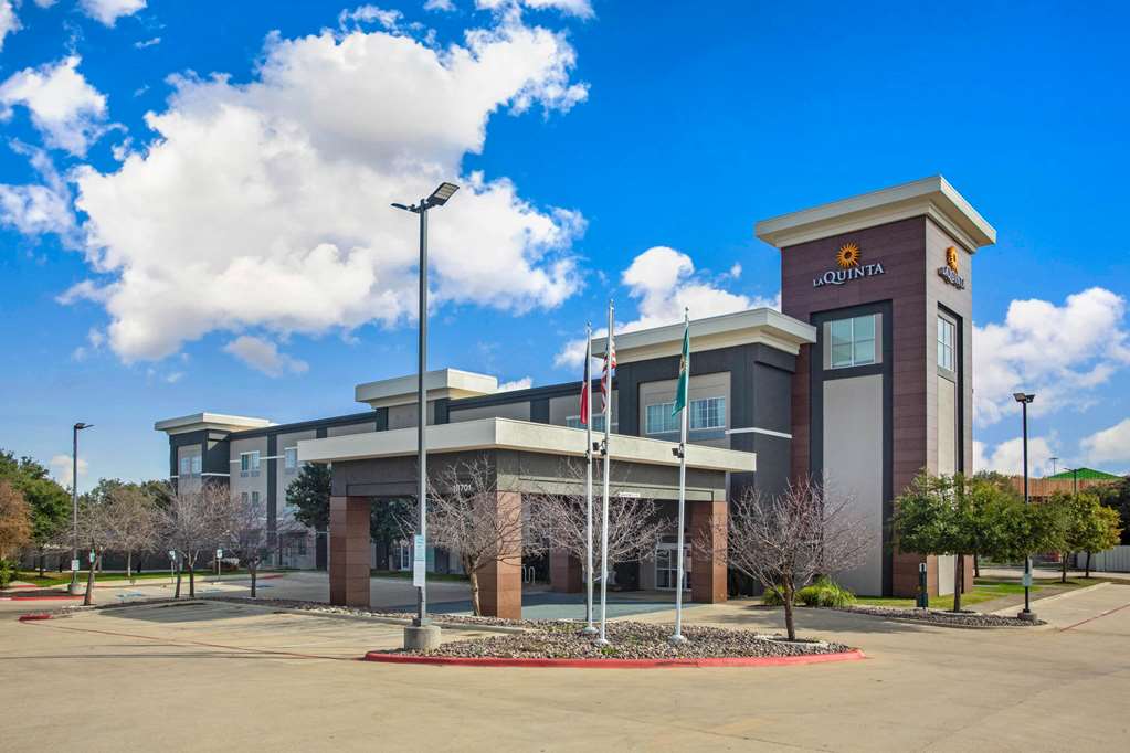 La Quinta Inn & Suites by Wyndham Austin NW Lakeline Mall - featured photo