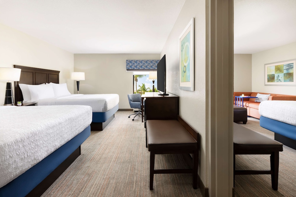 Hampton Inn Naples Central - photo 16