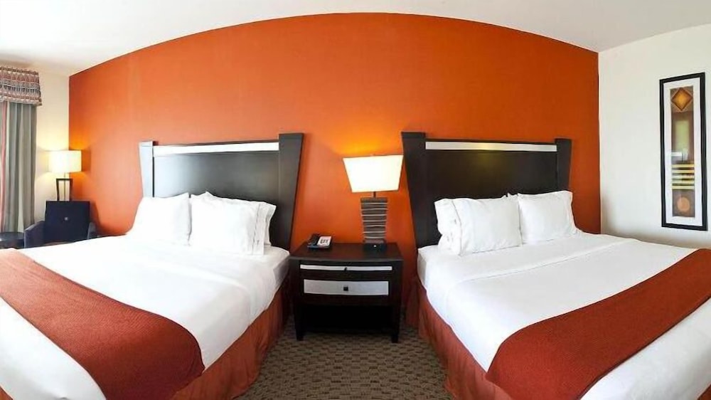 Holiday Inn Express Hotel & Suites Odessa by IHG - photo 11