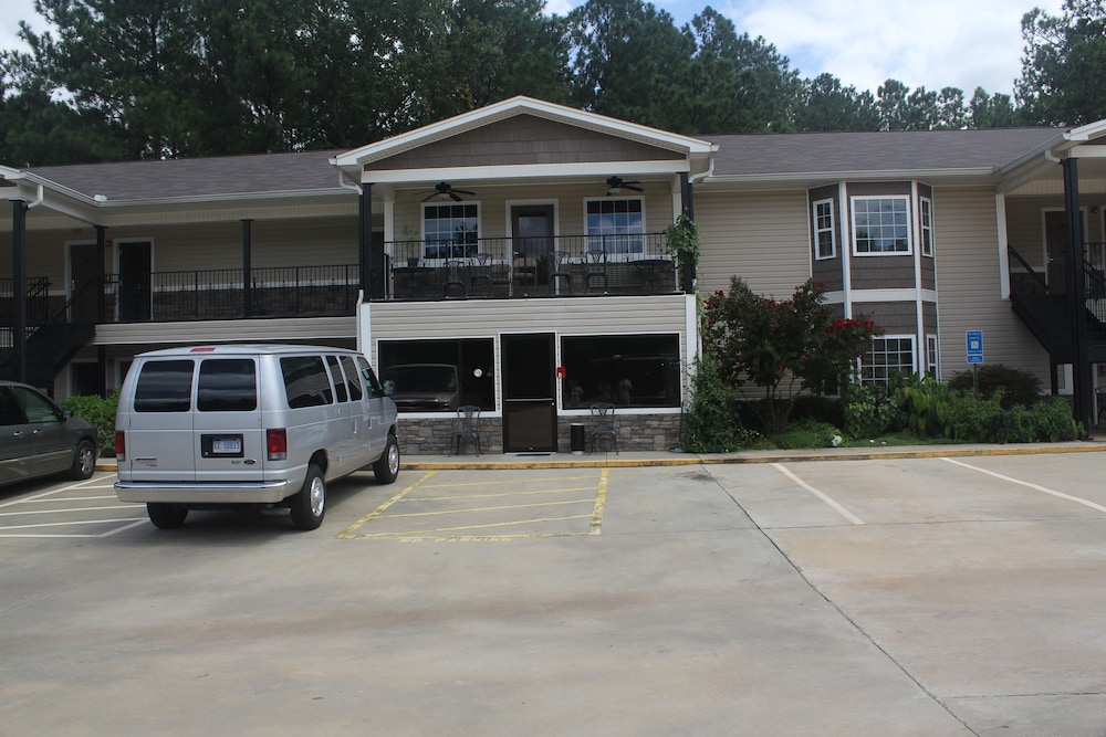 High Falls Inn and Suites - photo 17
