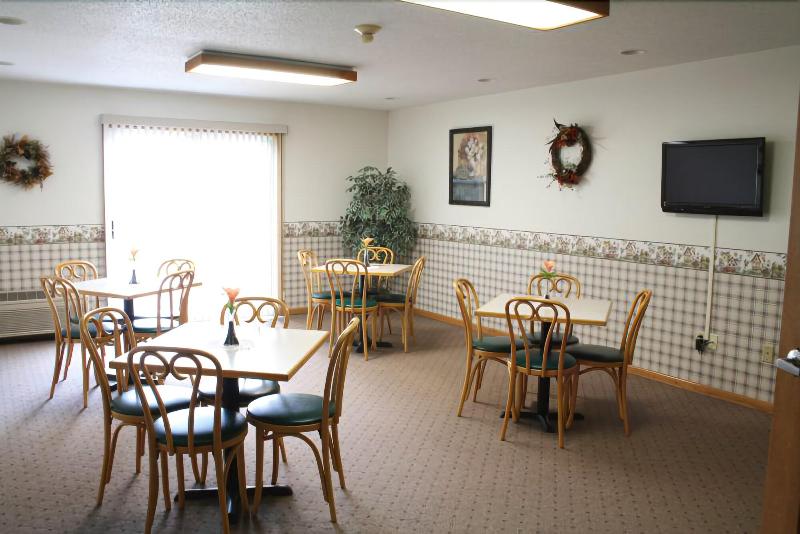 River Valley Inn & Suites - photo 24