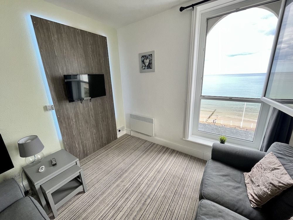 7 Beach View Beaconsfield House — 4-Star Luxury Hotel in Bridlington, United Kingdom