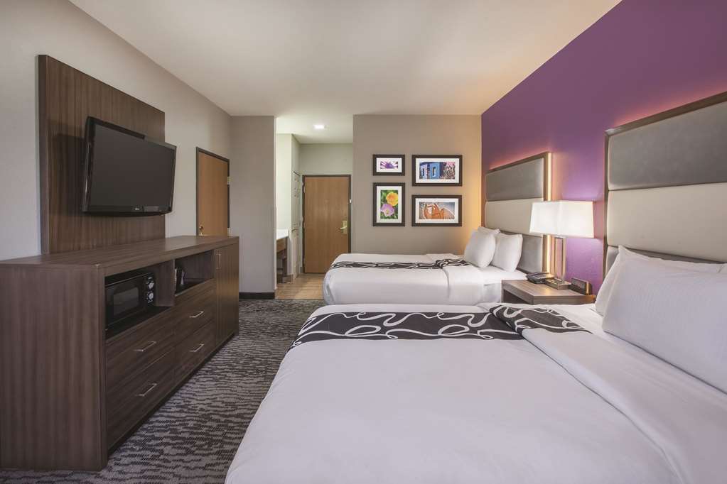 La Quinta Inn & Suites by Wyndham NW Tucson Marana - photo 19