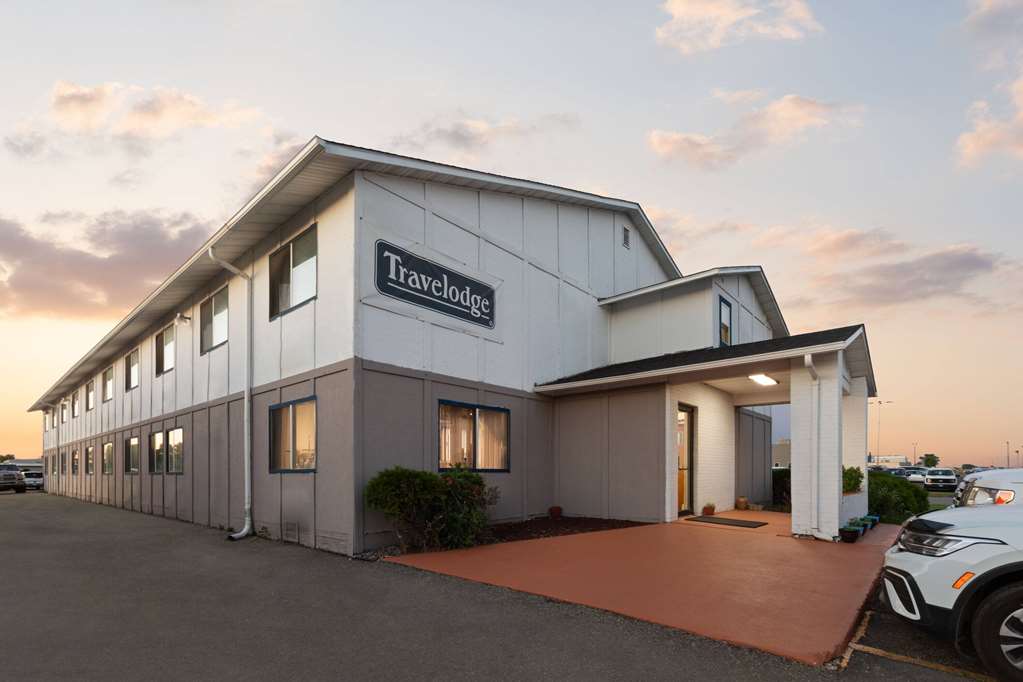Travelodge by Wyndham Redwood Falls pet-friendly hotel Redwood Falls