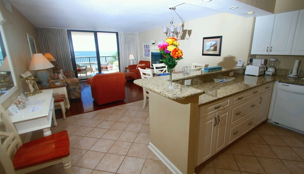 Regency Towers - photo 13
