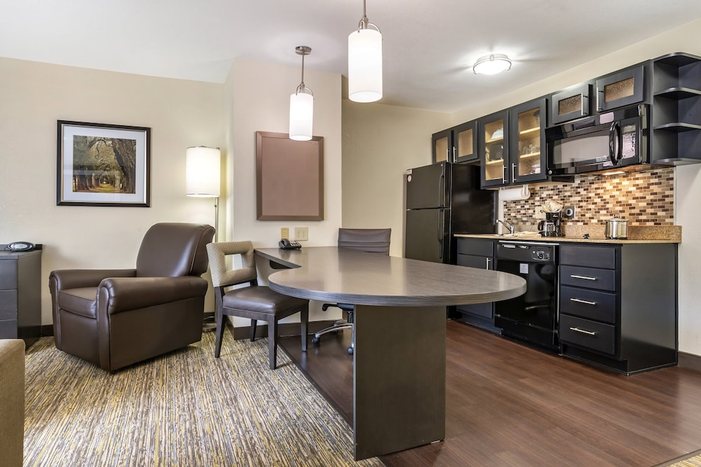 Candlewood Suites Alabaster by IHG - photo 13