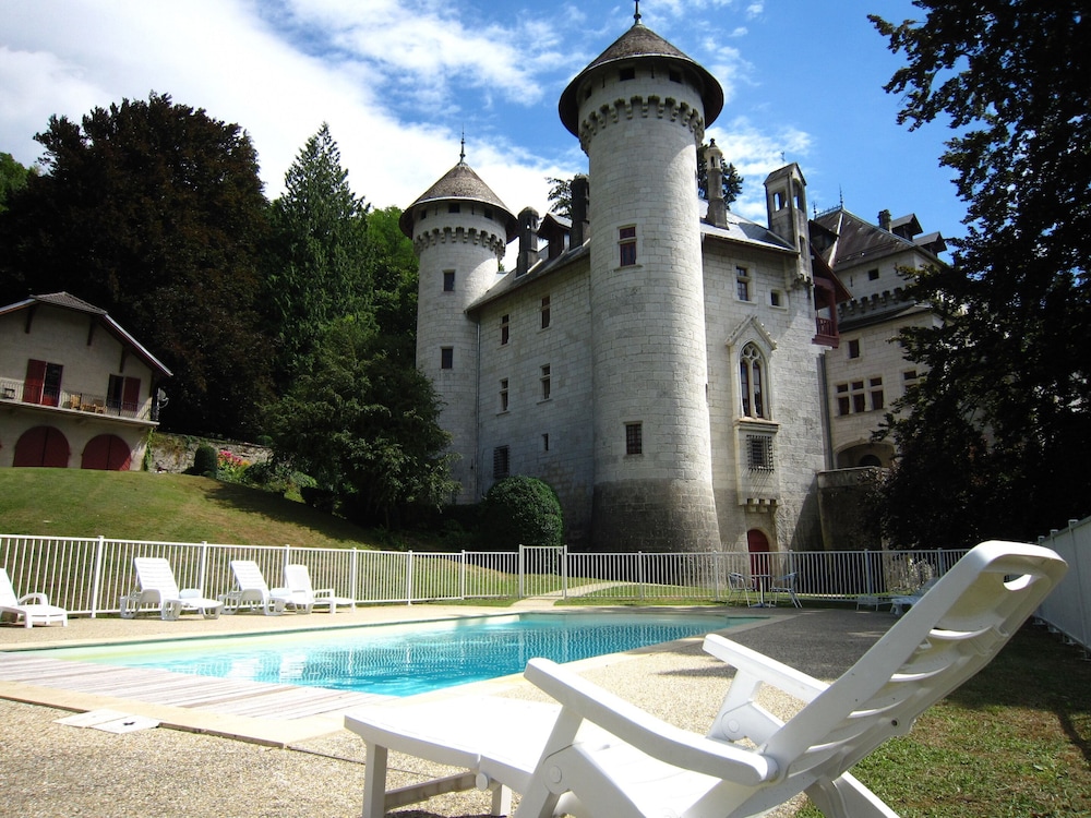 Delightful Villa at Moriani plage With Garden — 4-Star Luxury Hotel in San-Nicolao, France