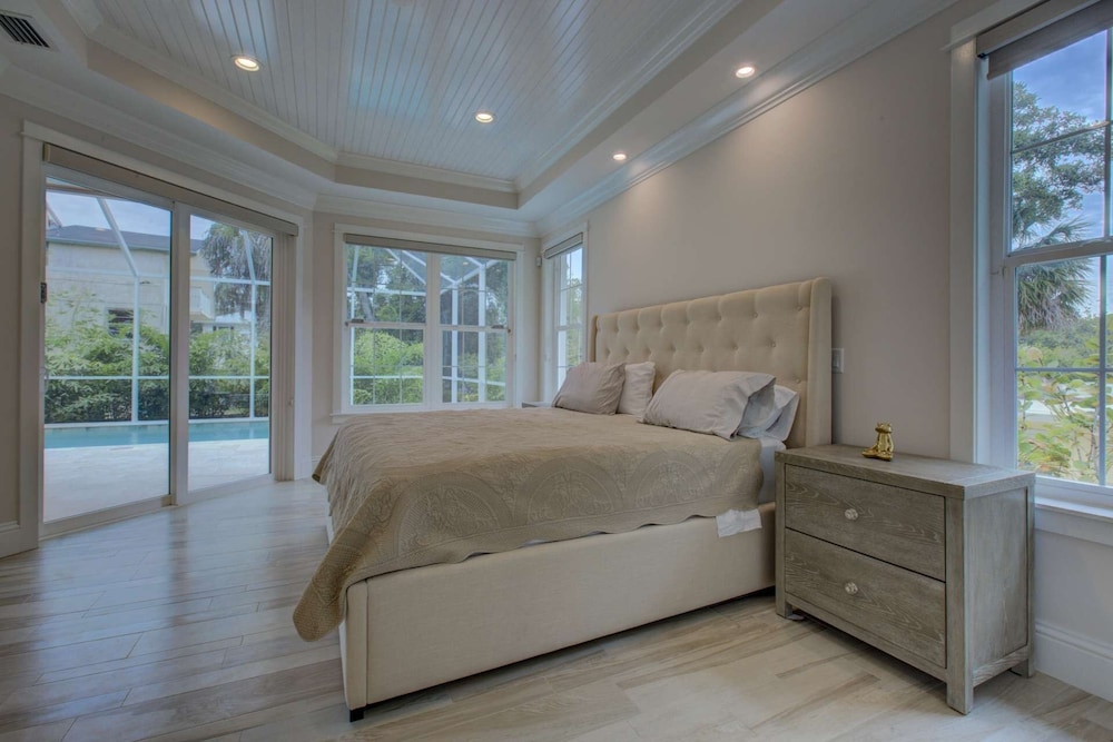 Shell Beach Hollow - carbon neutral hotel in Siesta Key