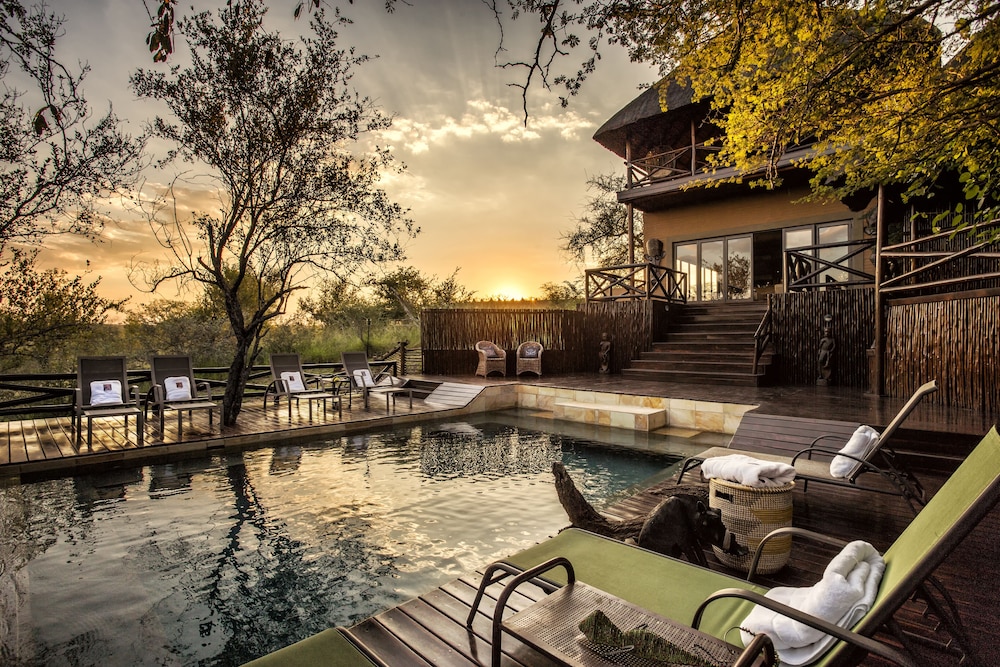 Naledi Game Lodges — 4-Star Luxury Hotel in Hoedspruit, South Africa