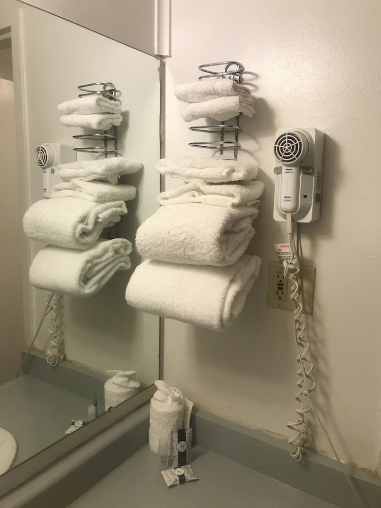 Travelers Inn & Suites Colorado - photo 5