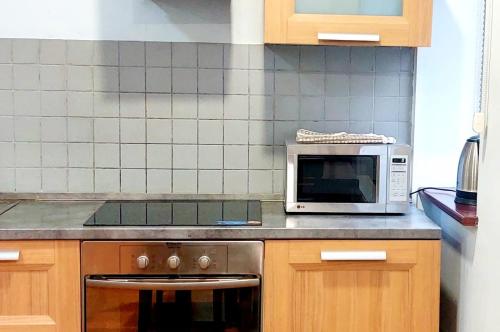 City Center 2BDR Apartment near Rustaveli Av