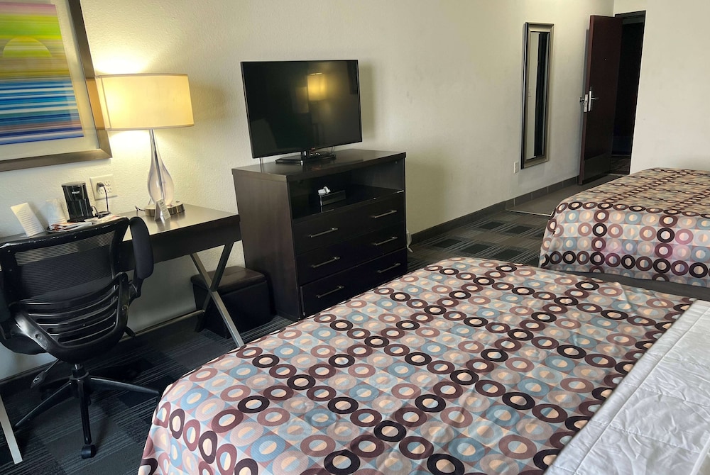 Days Inn by Wyndham Alva - photo 12
