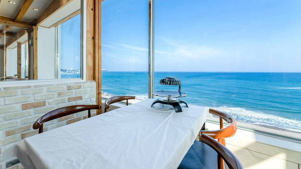Yangyang Eight - carbon neutral hotel in Unknown City