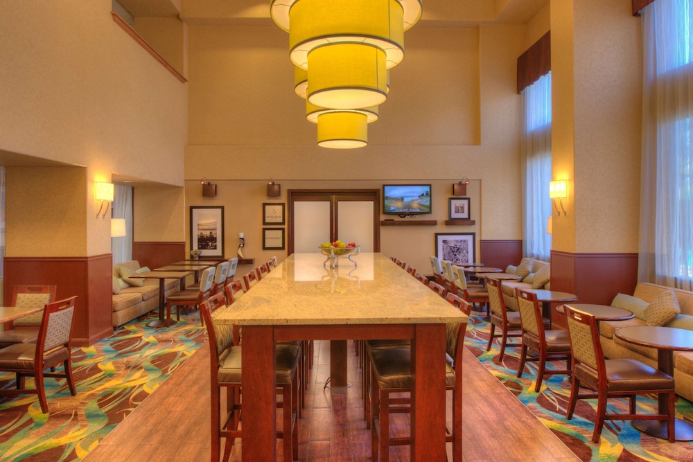 Hampton Inn & Suites Ontario - photo 3