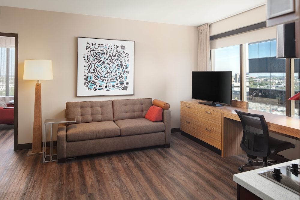 TownePlace Suites New Orleans Downtown Canal Street - photo 11