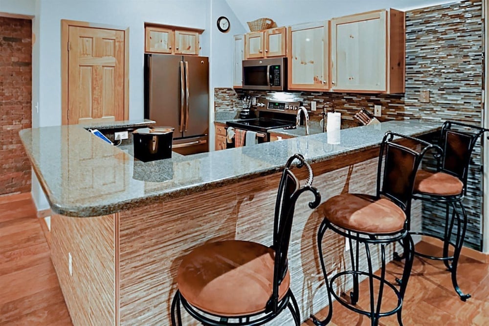 Family friendly 3 Bedroom Vacation Rental in West Keystone Resort Along the Snake River With Pool and Hot Tub - photo 23