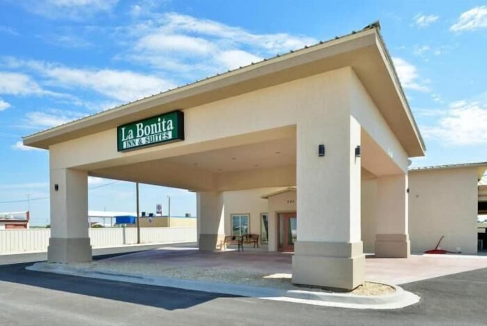 La Bonita Inn & Suites - photo 40