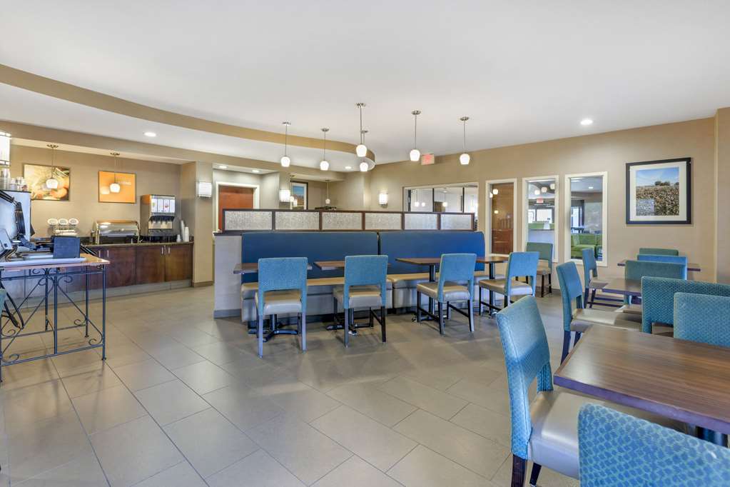 Comfort Suites Blythe - photo 39