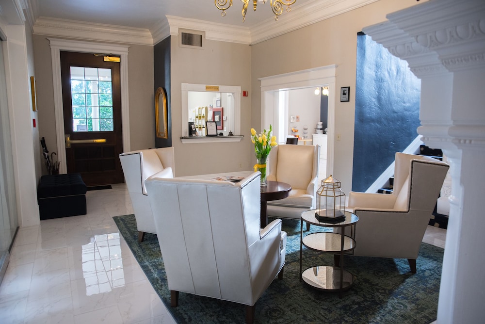 The Sterling Hotel - photo 2