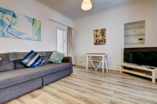 Apartment Caerlaverock Road — 4-Star Luxury Hotel in Prestwick, United Kingdom