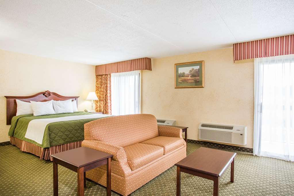 Days Inn & Suites by Wyndham Sutton Flatwoods - photo 13