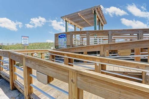 Carolina Beach Haven w Private Balcony - photo 40