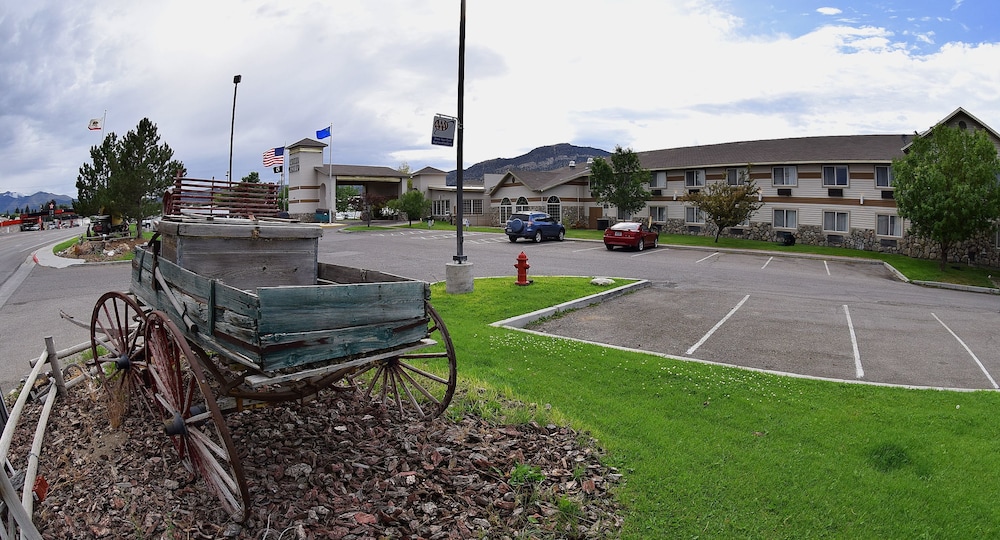 Prospector Hotel & Gambling Hall - photo 34