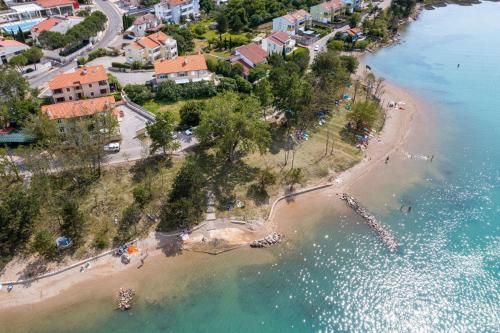 Seafront Maris By El Pi Tours — 4-Star Luxury Hotel in Dobrinj, Croatia