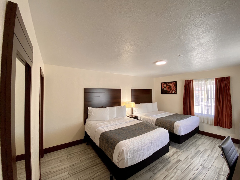 Roswell Inn - photo 14