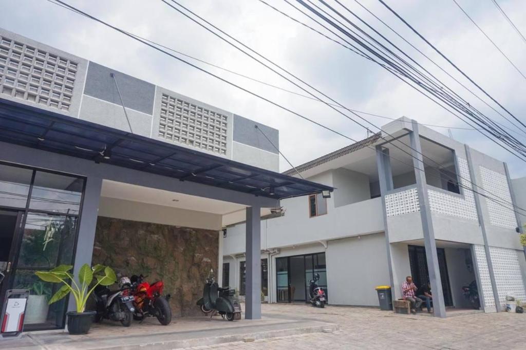 RedDoorz Plus @ Kalpataru in Malang, Indonesia