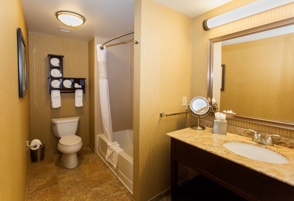Hampton Inn Marquette Waterfront - photo 28