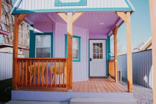 Agave Tiny House at Cactus Flower Private Hot Tub Pet Friendly No Pet Fees — 4-Star Luxury Hotel in Albuquerque, United States
