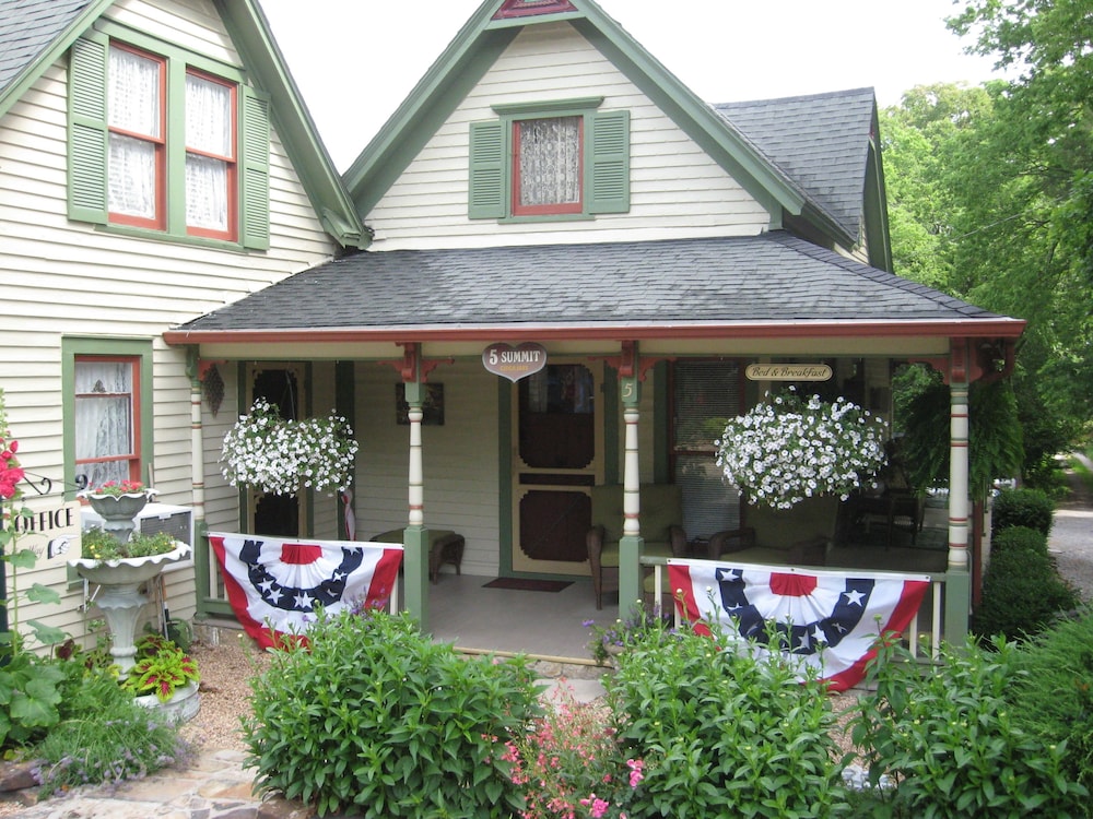 Heart of the Hills Inn in Eureka Springs, United States