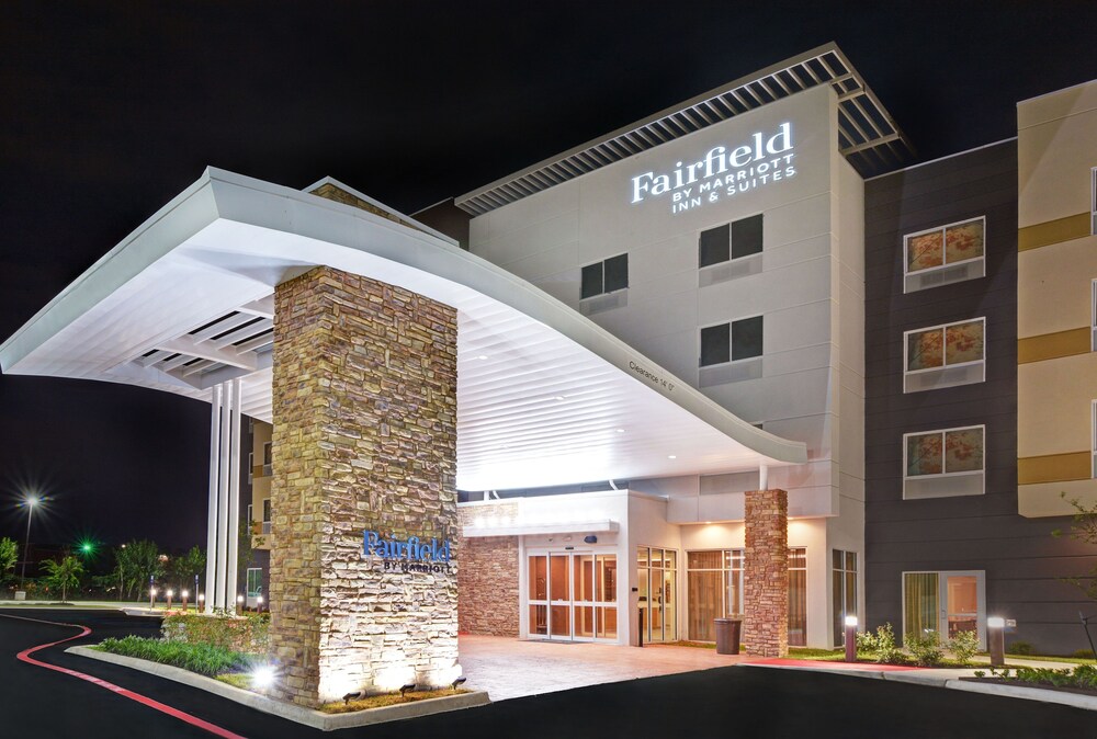 Fairfield Inn & Suites by Marriott Houston NASA We - photo 24