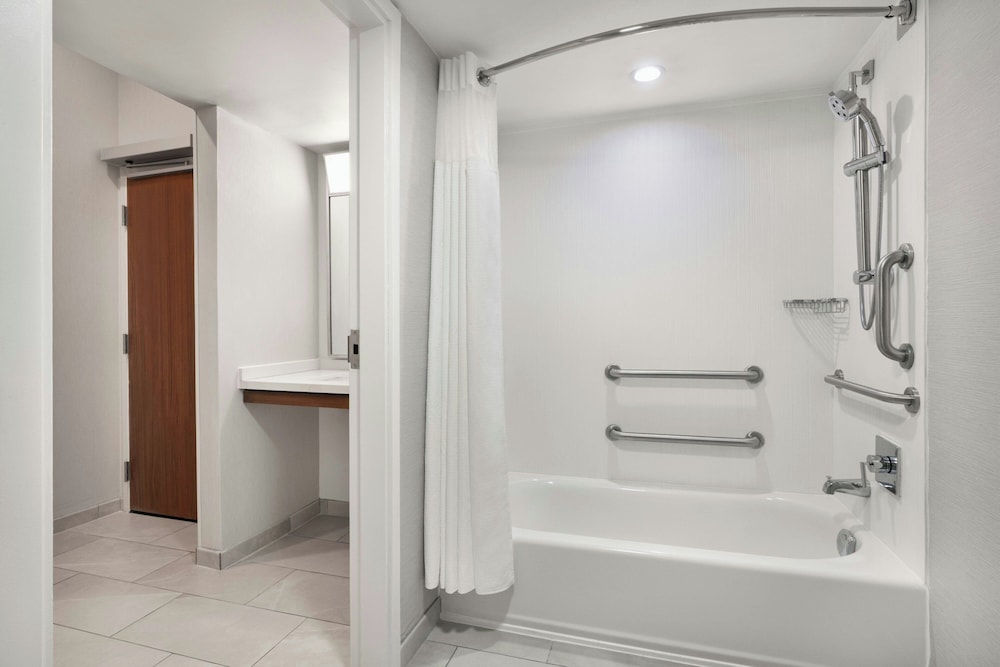 Courtyard by Marriott Mobile - photo 17
