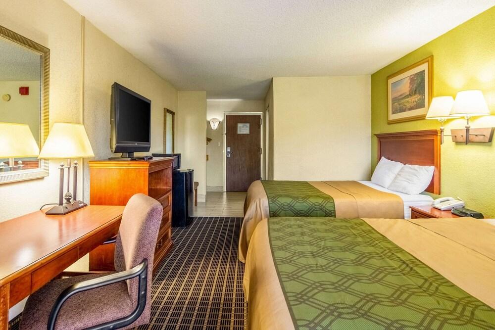 Rodeway Inn Central Richmond VA - photo 12