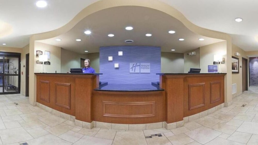 Holiday Inn Express & Suites Sheldon an IHG Hotel - photo 2