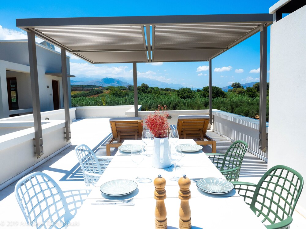 Mikro Livadi Special Lodges Has an Eco Salt water pool 150m from the beach — 4-Star Luxury Hotel in Rethymno, Greece
