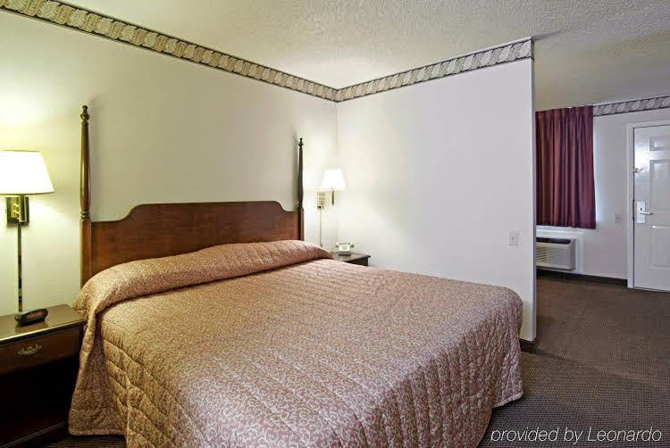 Americas Best Value Inn Jonesboro - photo 8
