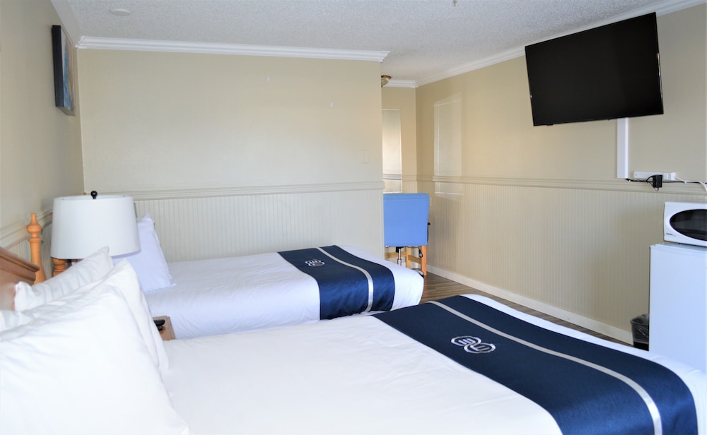 Travelodge by Wyndham Fort Bragg - photo 33